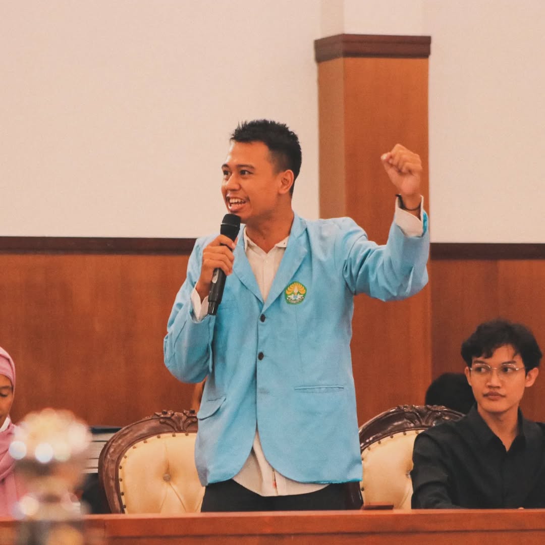 SURAT DARI SALEMBA: “SAYA DIBURU DAN DIPENJARA KARENA SATIRE”